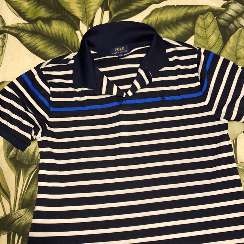 POLO by Ralph Lauren short sleeve shirt. Size XL, excellent used condition.